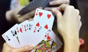 Cách xào bài gian lận giúp đánh bại mọi đối thủ